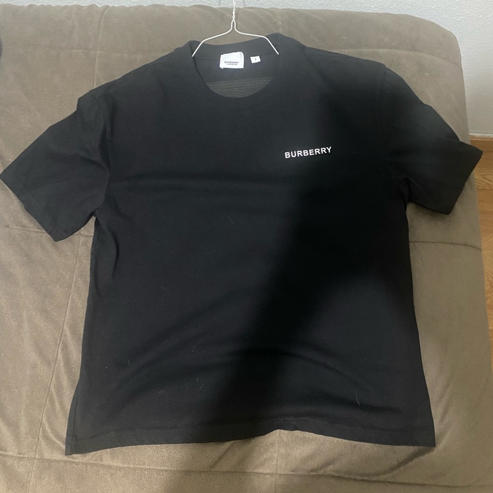 Burberry t shirt